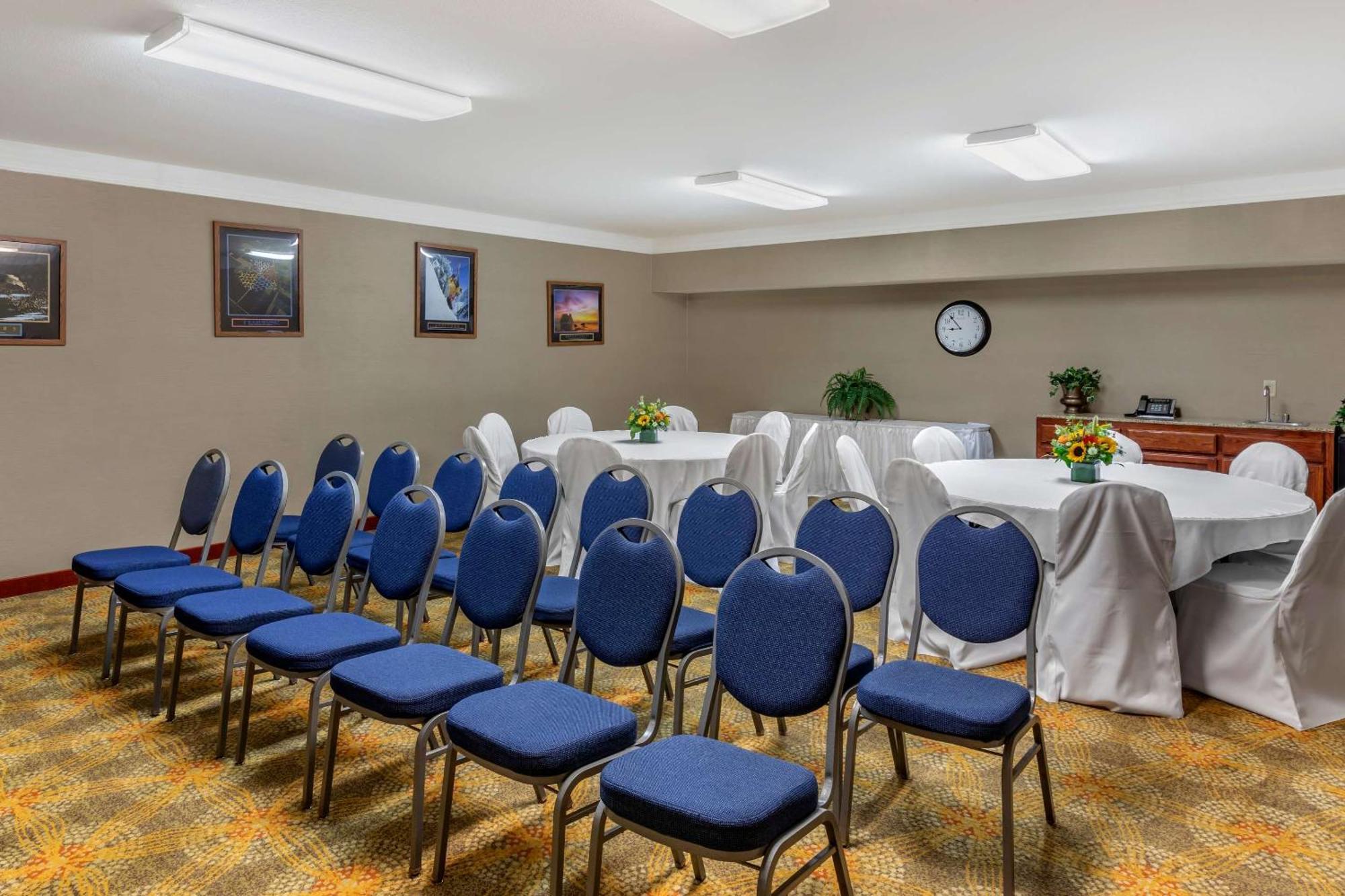 Comfort Suites Visalia - Convention Center Ngoại thất bức ảnh