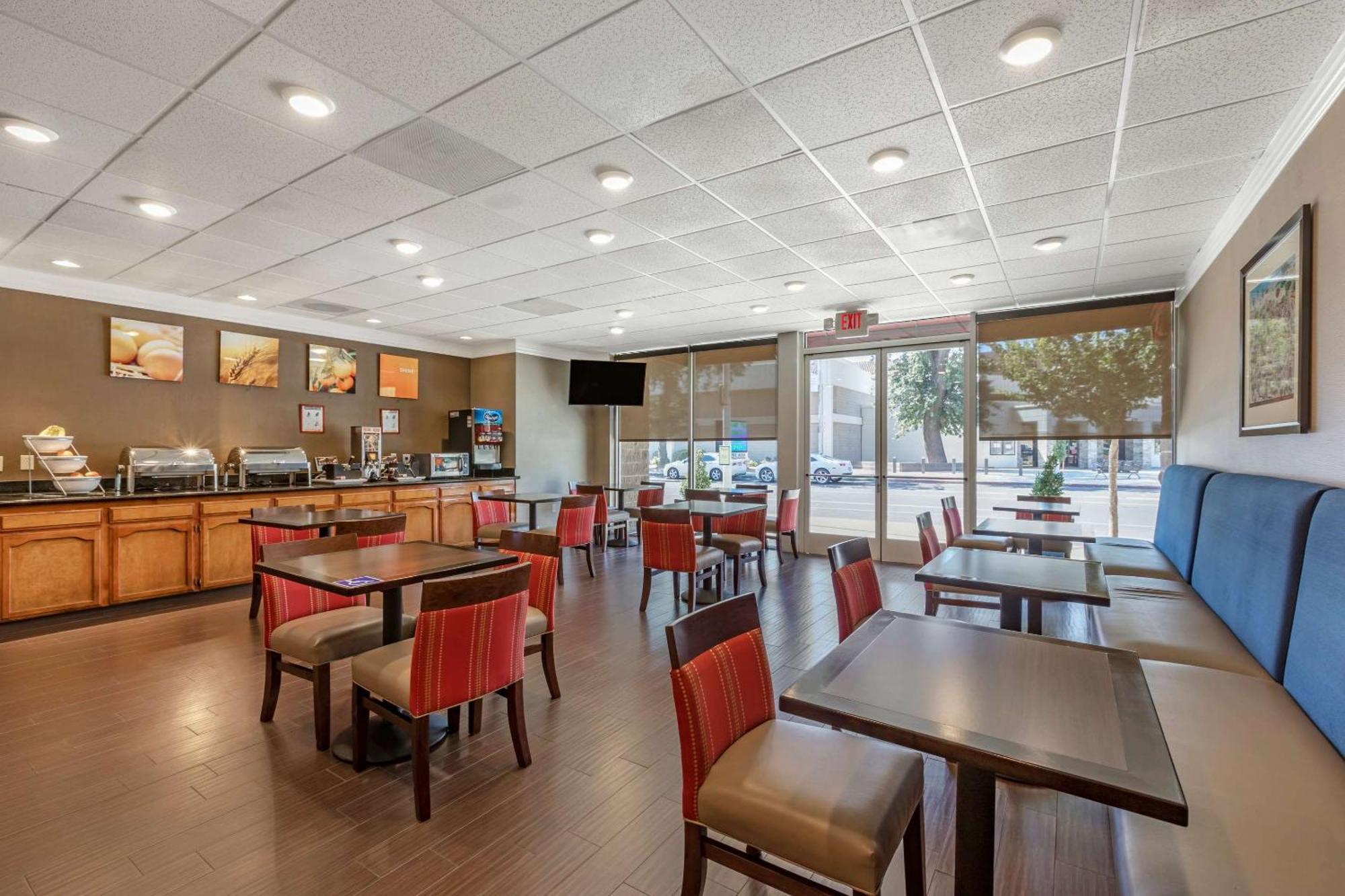 Comfort Suites Visalia - Convention Center Ngoại thất bức ảnh