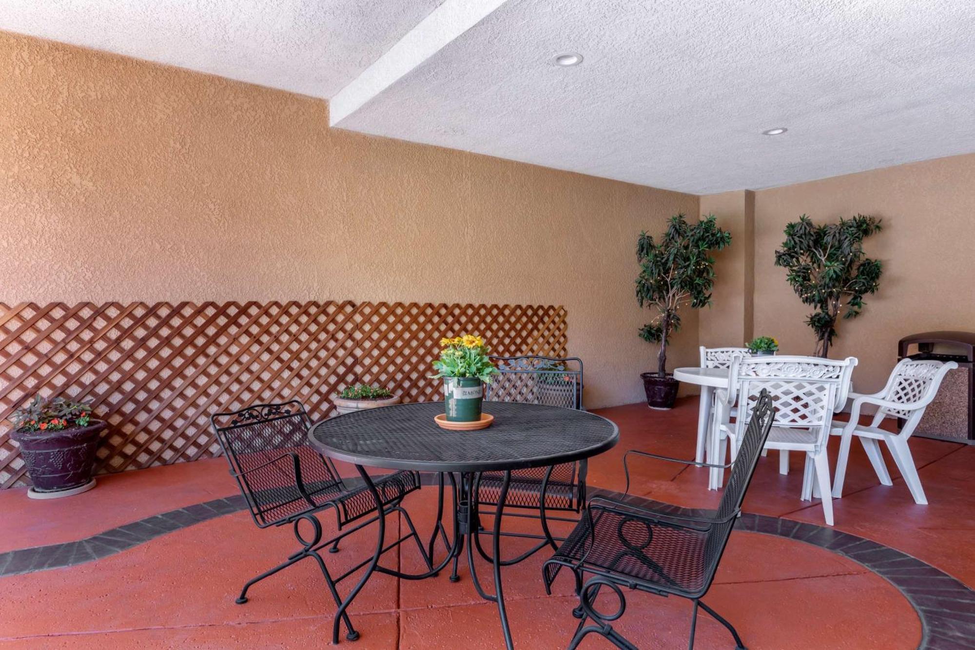 Comfort Suites Visalia - Convention Center Ngoại thất bức ảnh
