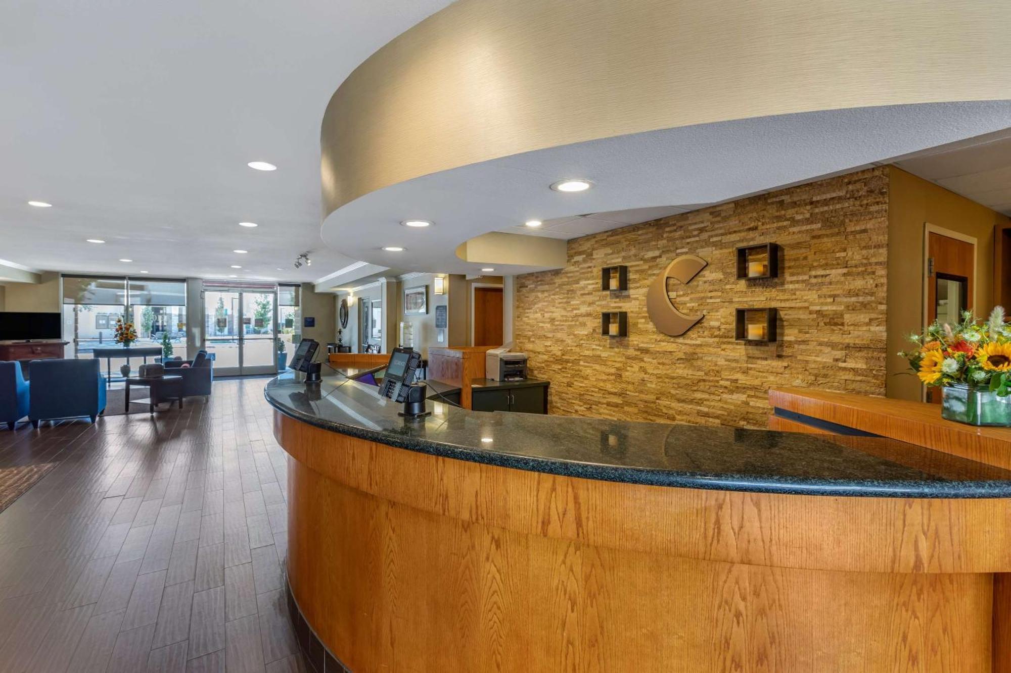 Comfort Suites Visalia - Convention Center Ngoại thất bức ảnh
